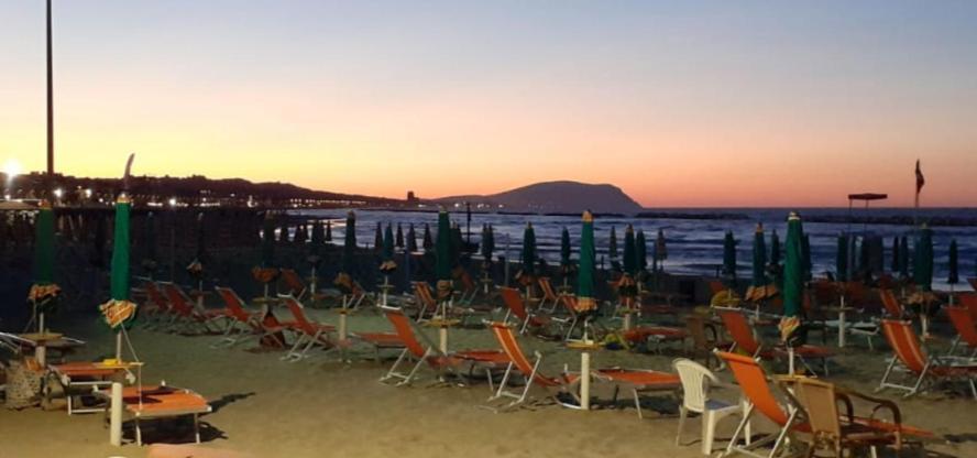 B&B Porta Girone Civitanova Alta Dış mekan fotoğraf